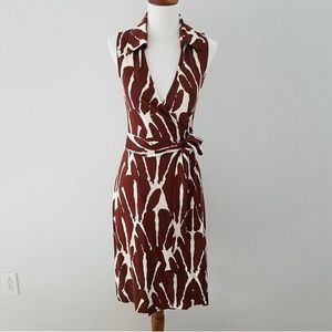 Diane Von Furstenberg White & Brown Patterned Collared Wrap Midi Dress sz 4